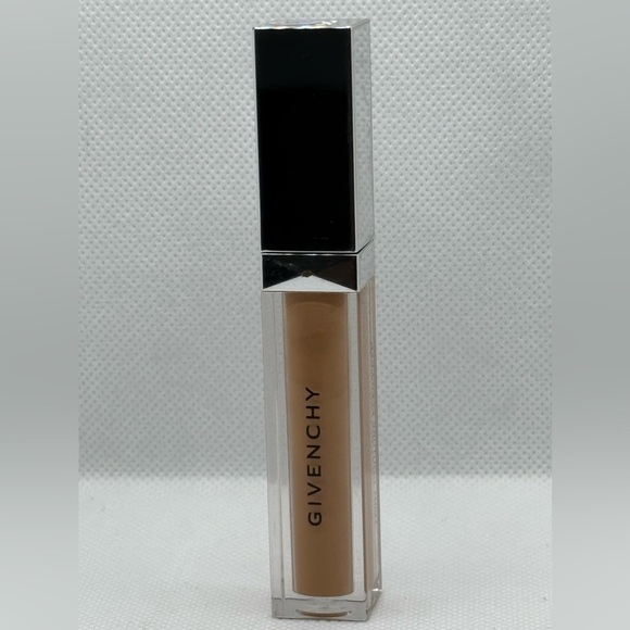 Givenchy - Picture 1 of 2